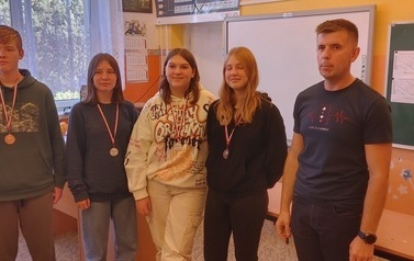 Powiatwoe Igrzyska Dzieci i Młodziezy w Drużynowych Szachach w Myslicach 4