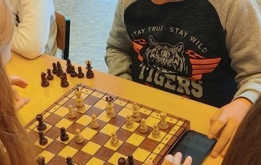Powiatwoe Igrzyska Dzieci i Młodziezy w Drużynowych Szachach w Myslicach 43