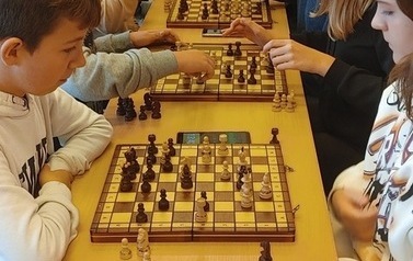 Powiatwoe Igrzyska Dzieci i Młodziezy w Drużynowych Szachach w Myslicach 47
