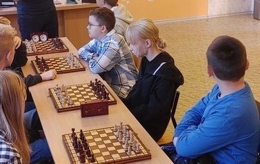Powiatwoe Igrzyska Dzieci i Młodziezy w Drużynowych Szachach w Myslicach 48