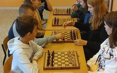 Powiatwoe Igrzyska Dzieci i Młodziezy w Drużynowych Szachach w Myslicach 49