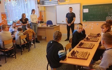 Powiatwoe Igrzyska Dzieci i Młodziezy w Drużynowych Szachach w Myslicach 50