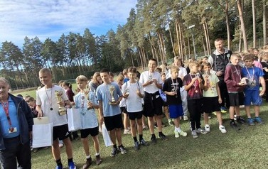 Szkolne Zawody w Biegach Przełajowych w Mikołajkach Pomorskich 1