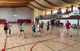 Powiatowe Igrzyska Dzieci w Koszyk&oacute;wce w kategorii dziewcząt i chłopc&oacute;w, w Sztumie 5