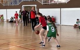 Powiatowe Igrzyska Dzieci w Koszyk&oacute;wce w kategorii dziewcząt i chłopc&oacute;w, w Sztumie 6