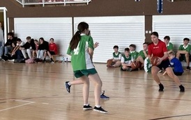 Powiatowe Igrzyska Dzieci w Koszyk&oacute;wce w kategorii dziewcząt i chłopc&oacute;w, w Sztumie 10