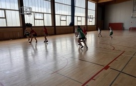 Powiatowe Igrzyska Dzieci w Koszyk&oacute;wce w kategorii dziewcząt i chłopc&oacute;w, w Sztumie 13