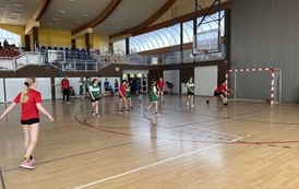 Powiatowe Igrzyska Dzieci w Koszyk&oacute;wce w kategorii dziewcząt i chłopc&oacute;w, w Sztumie 24