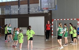 Powiatowe Igrzyska Dzieci w Koszyk&oacute;wce w kategorii dziewcząt i chłopc&oacute;w, w Sztumie 34