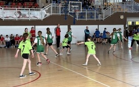 Powiatowe Igrzyska Dzieci w Koszyk&oacute;wce w kategorii dziewcząt i chłopc&oacute;w, w Sztumie 36