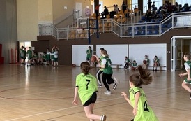 Powiatowe Igrzyska Dzieci w Koszyk&oacute;wce w kategorii dziewcząt i chłopc&oacute;w, w Sztumie 39