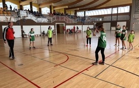 Powiatowe Igrzyska Dzieci w Koszyk&oacute;wce w kategorii dziewcząt i chłopc&oacute;w, w Sztumie 45