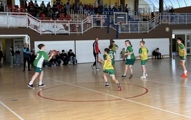 Powiatowe Igrzyska Dzieci w Koszyk&oacute;wce w kategorii dziewcząt i chłopc&oacute;w, w Sztumie 51