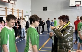 Powiatowe Igrzyska Młodzieży w Piłce Siatkowej w kategorii dziewcząt i chłopc&oacute;w w Mikołajkach Pomorskich 17