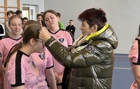 Powiatowe Igrzyska Młodzieży w Piłce Siatkowej w kategorii dziewcząt i chłopc&oacute;w w Mikołajkach Pomorskich 45