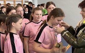 Powiatowe Igrzyska Młodzieży w Piłce Siatkowej w kategorii dziewcząt i chłopc&oacute;w w Mikołajkach Pomorskich 50