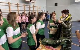 Powiatowe Igrzyska Młodzieży w Piłce Siatkowej w kategorii dziewcząt i chłopc&oacute;w w Mikołajkach Pomorskich 60