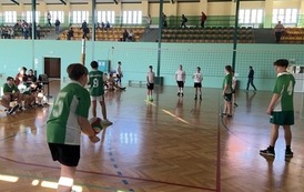 P&oacute;łfinał Wojewodzkich  Igrzysk Dzieci w Piłkce siatkowej w Sadlinkach 6