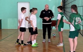 P&oacute;łfinał Wojewodzkich  Igrzysk Dzieci w Piłkce siatkowej w Sadlinkach 8