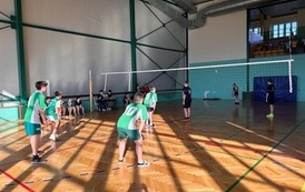 P&oacute;łfinał Wojewodzkich  Igrzysk Dzieci w Piłkce siatkowej w Sadlinkach 18