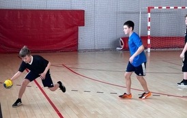 Powiatowe Igrzyska Dzieci w piłce ręcznej, w kategorii chłopc&oacute;w i dziewcząt w  Sztumie 12