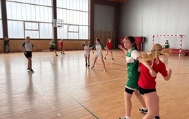 Powiatowe Igrzyska Dzieci w piłce ręcznej, w kategorii chłopc&oacute;w i dziewcząt w  Sztumie 34