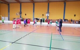 P&oacute;łfinal Wojew&oacute;dzkich Igrzysk Dzieci w Unihokeju w kategorii dziewcząt w Prabutach 14