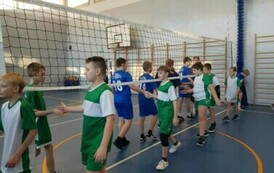 Powiatowe  Igrzyska Dzieci w Piłce siatkowej 4-ki w kategorii chłopc&oacute;w i dziewcząt 16