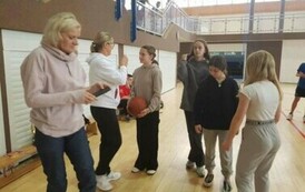Powiatowe Igrzyska Dzieci w Koszyk&oacute;wce 3x3 w kategorii dziewcząt i chłopc&oacute;w 11